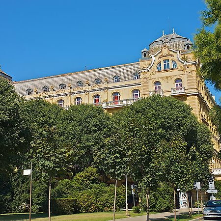 Guest House Hotel Riviera Pula Buitenkant foto