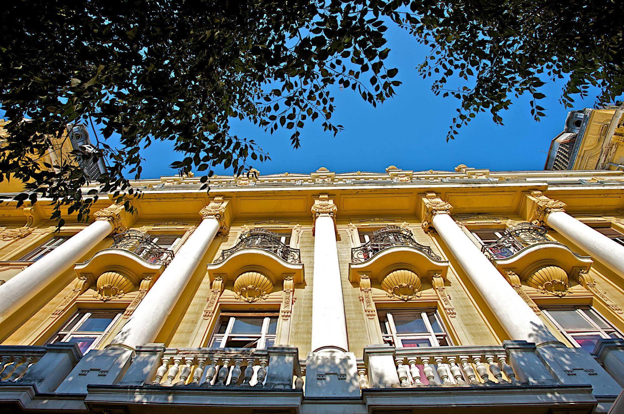 Guest House Hotel Riviera Pula Buitenkant foto