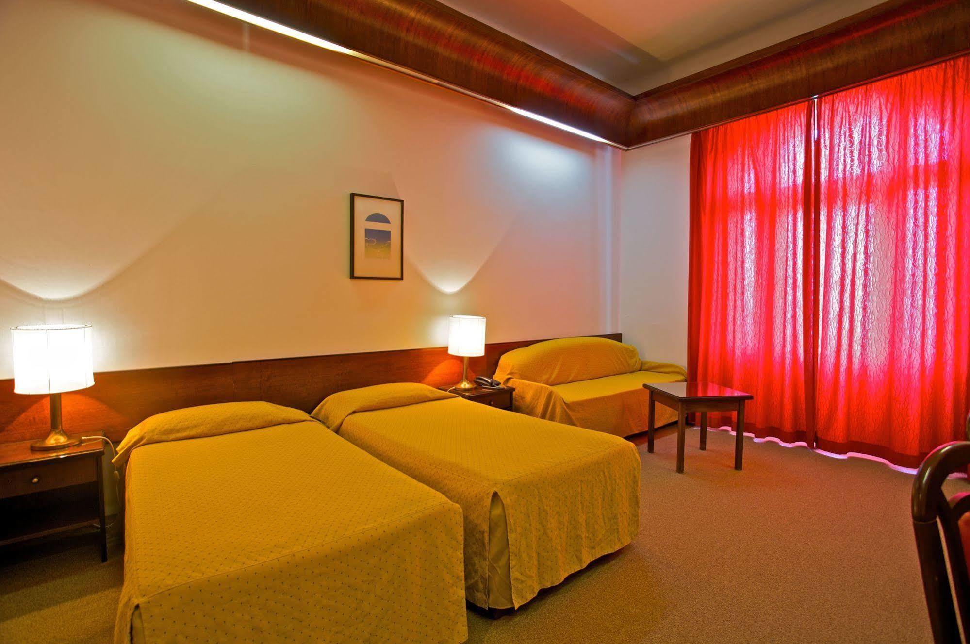 Guest House Hotel Riviera Pula Buitenkant foto